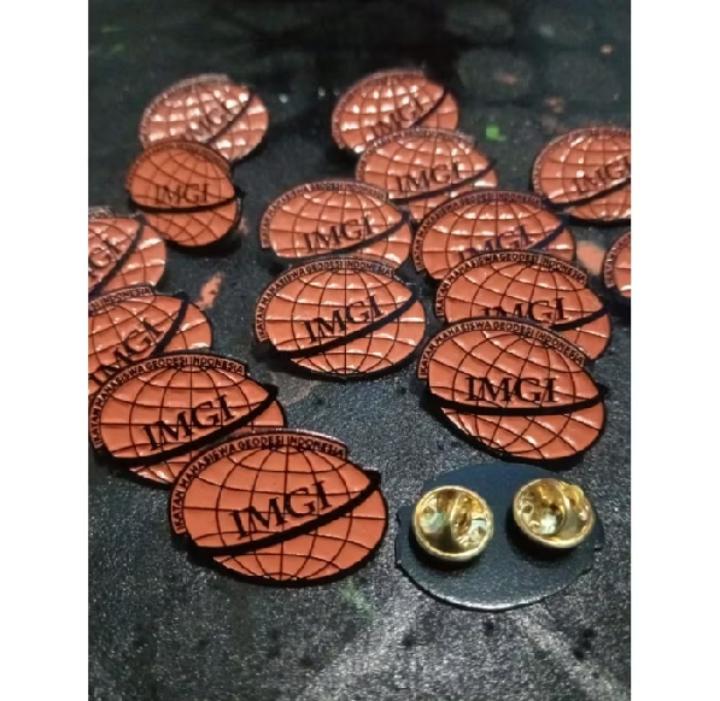 Vendor Pembuatan Pin Enamel Bandung